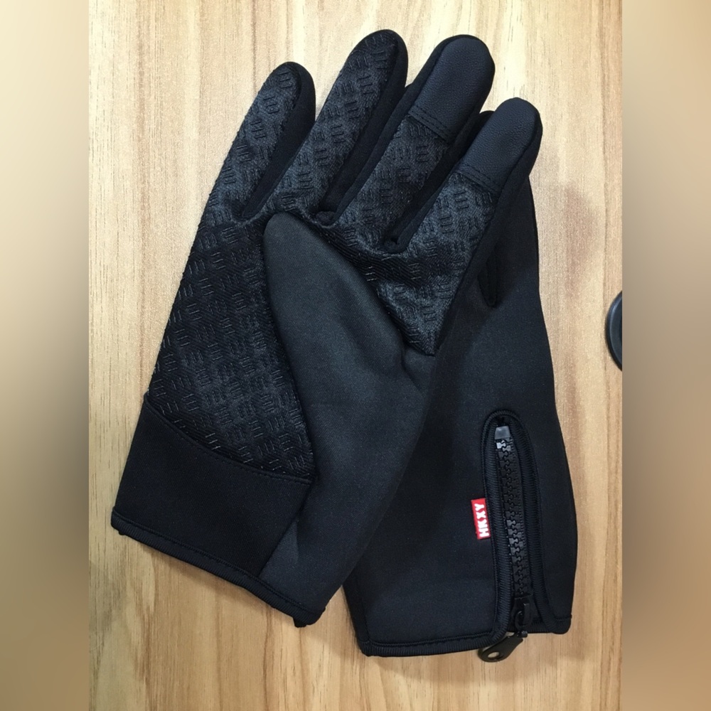 Sports Touchscreen Gloves